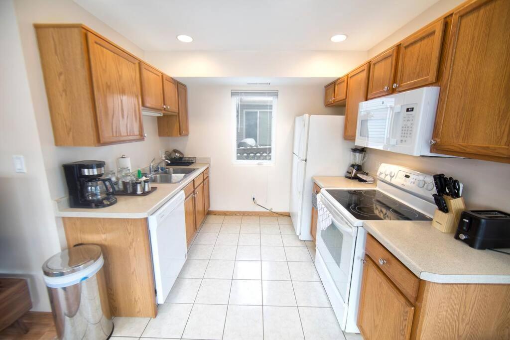 Tucked Away Off Brady - 4 Beds Apartment Milwaukee Exterior photo